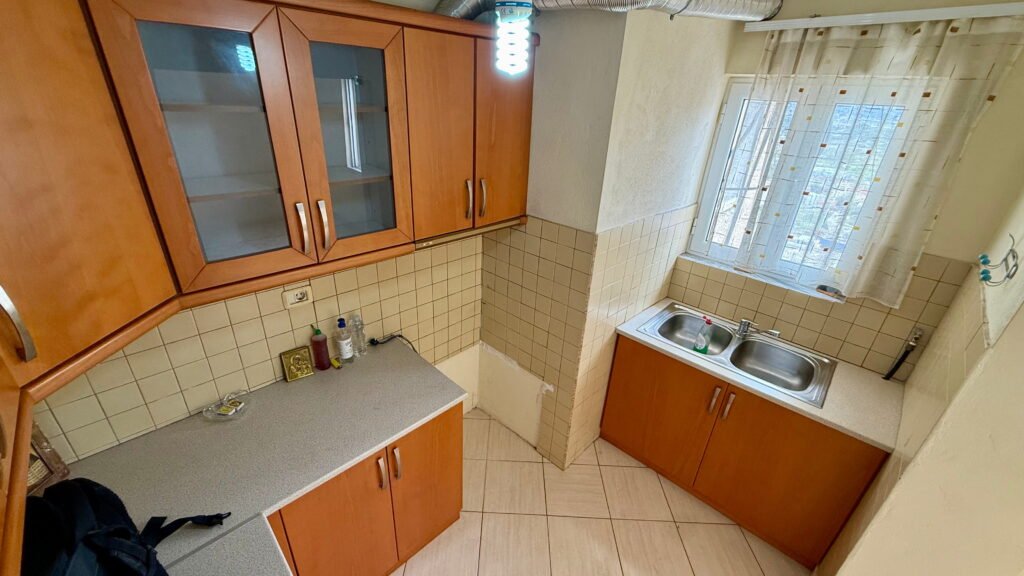 Apartment for sale in Metoq Saranda with mountain and valley view