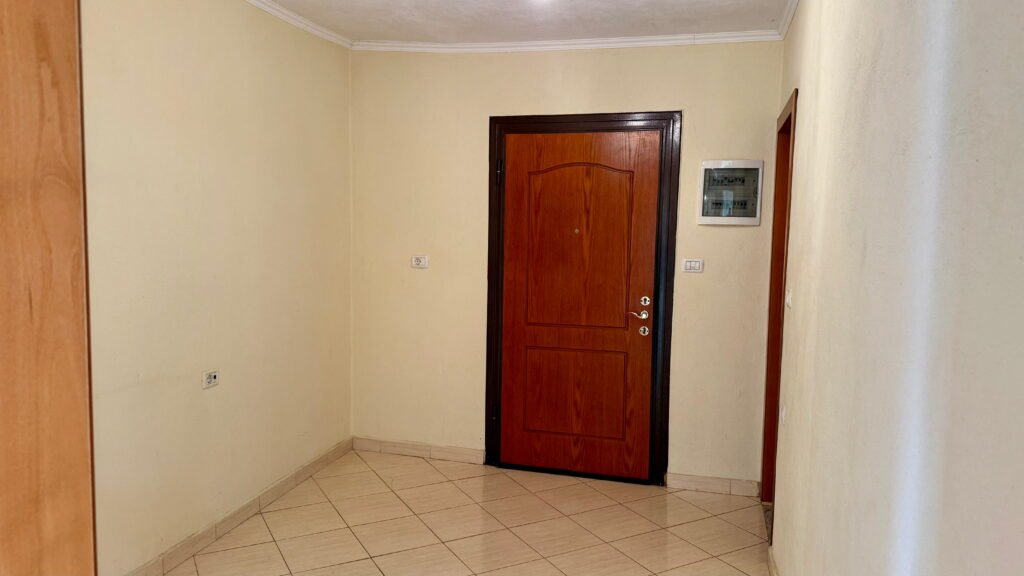 Apartment for sale in Metoq Saranda with mountain and valley view