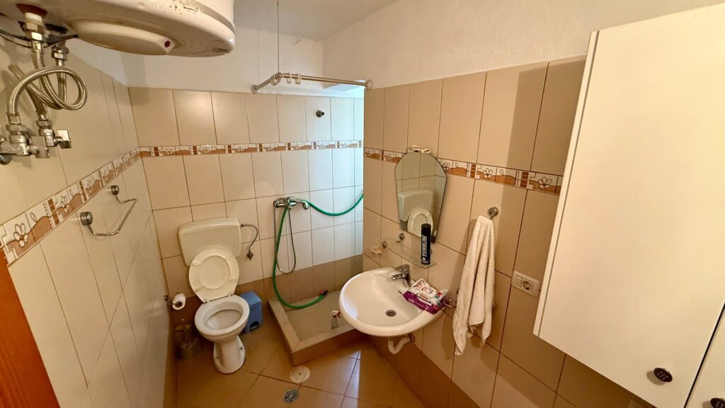 Apartment for sale in Metoq Saranda with mountain and valley view