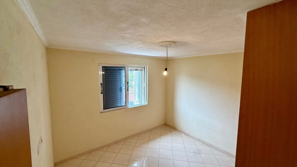 Apartment for sale in Metoq Saranda with mountain and valley view