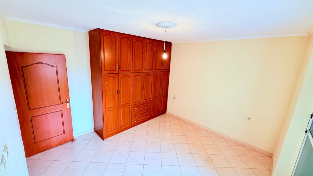 Apartment for sale in Metoq Saranda with mountain and valley view