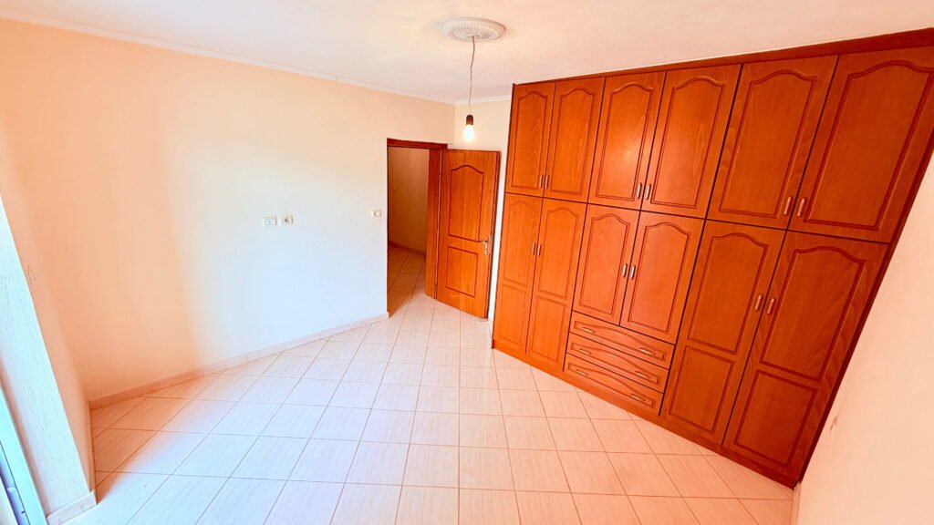 Apartment for sale in Metoq Saranda with mountain and valley view