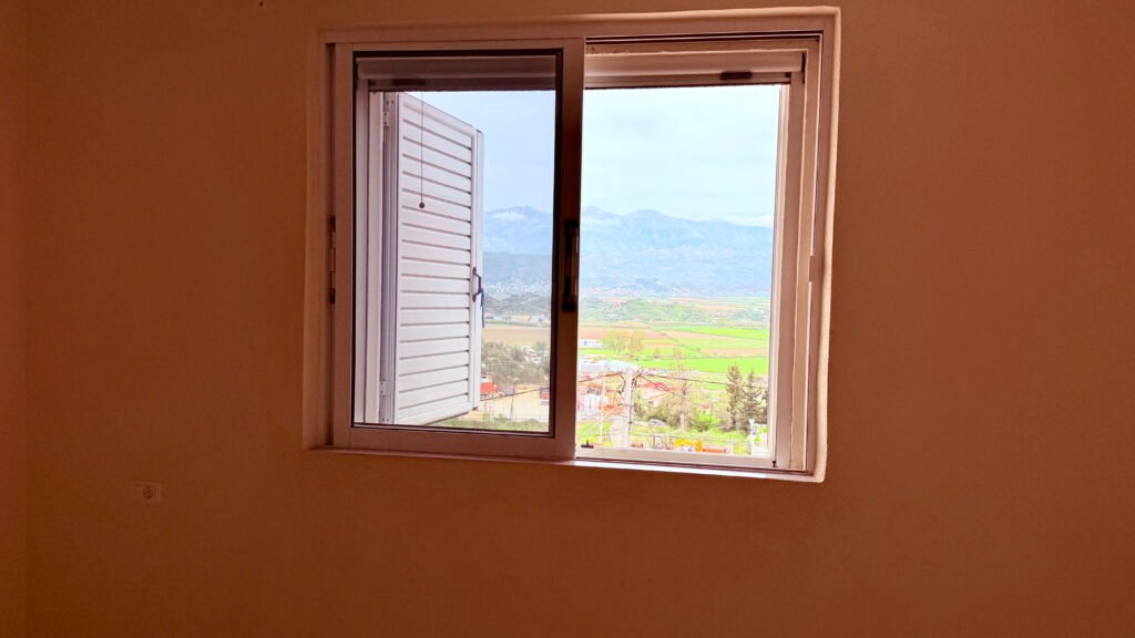 Apartment for sale in Metoq Saranda with mountain and valley view