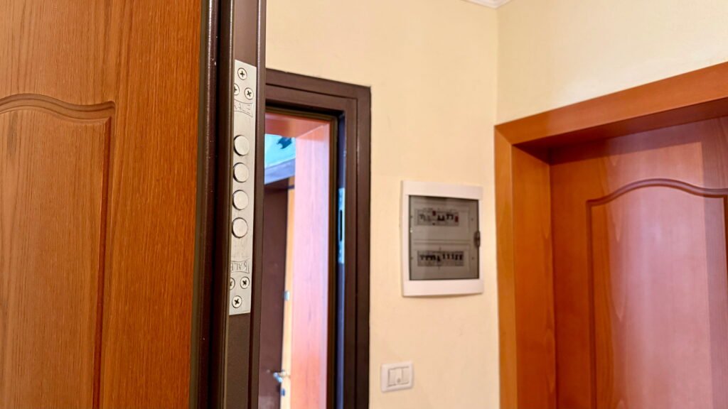 Apartment for sale in Metoq Saranda with mountain and valley view