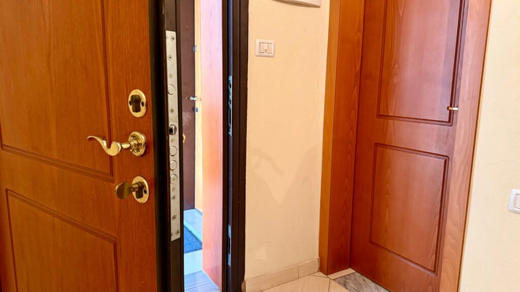 Apartment for sale in Metoq Saranda with mountain and valley view